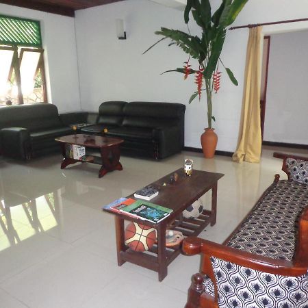 Brown'S Edge Residence กอลล์ ภายนอก รูปภาพ